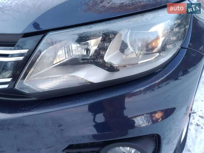 Внедорожник / Кроссовер Volkswagen Tiguan 2015 в Ворзеле