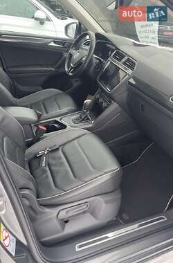 Внедорожник / Кроссовер Volkswagen Tiguan 2018 в 