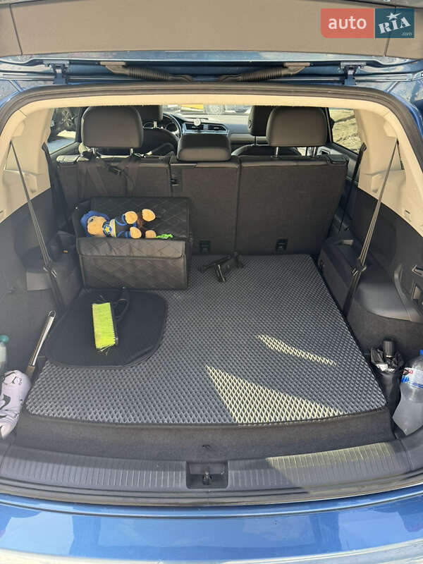 Внедорожник / Кроссовер Volkswagen Tiguan 2017 в Киеве фото 19 Внедорожник / Кроссовер Volkswagen Tiguan 2017 в Киеве