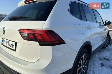 Внедорожник / Кроссовер Volkswagen Tiguan 2018 в 