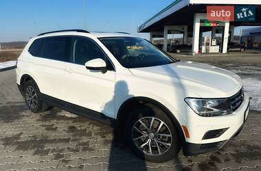 Внедорожник / Кроссовер Volkswagen Tiguan 2018 в 