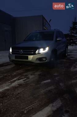 Внедорожник / Кроссовер Volkswagen Tiguan 2015 в Казатине