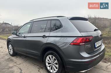 Внедорожник / Кроссовер Volkswagen Tiguan 2019 в 