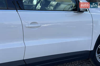 Внедорожник / Кроссовер Volkswagen Tiguan 2010 в 