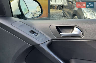Внедорожник / Кроссовер Volkswagen Tiguan 2010 в 