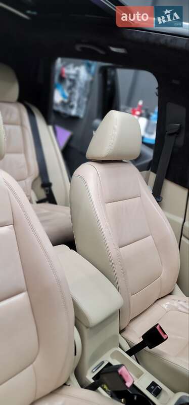 Внедорожник / Кроссовер Volkswagen Tiguan 2012 в Черновцах