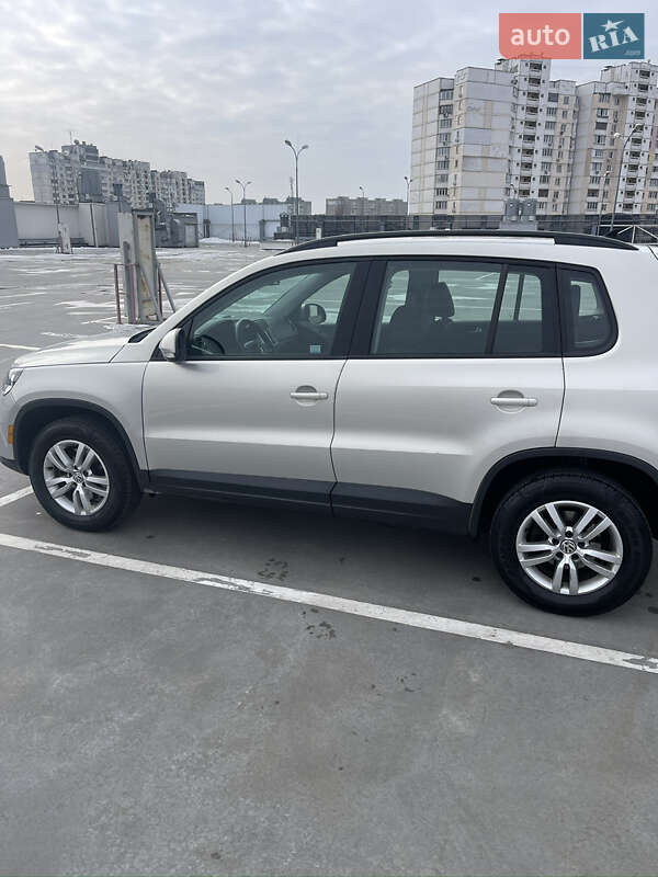 Позашляховик / Кросовер Volkswagen Tiguan 2015 в Києві