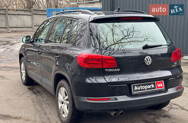 Внедорожник / Кроссовер Volkswagen Tiguan 2016 в 