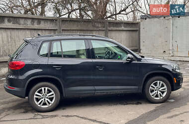Внедорожник / Кроссовер Volkswagen Tiguan 2016 в 