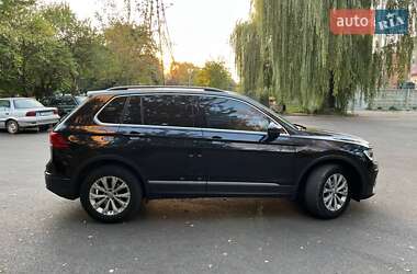 Позашляховик / Кросовер Volkswagen Tiguan 2016 в Івано-Франківську