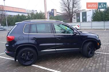 Внедорожник / Кроссовер Volkswagen Tiguan 2014 в 