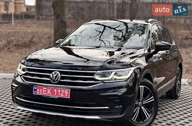 Внедорожник / Кроссовер Volkswagen Tiguan 2021 в Буче