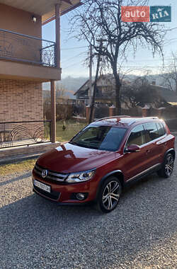 Внедорожник / Кроссовер Volkswagen Tiguan 2011 в Тячеве