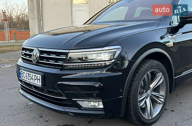 Внедорожник / Кроссовер Volkswagen Tiguan 2017 в 