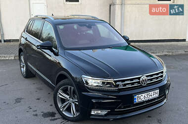 Внедорожник / Кроссовер Volkswagen Tiguan 2017 в 