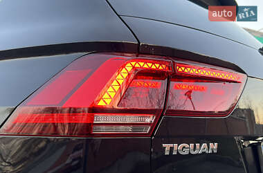 Внедорожник / Кроссовер Volkswagen Tiguan 2017 в 