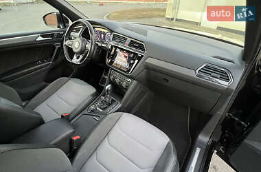 Внедорожник / Кроссовер Volkswagen Tiguan 2017 в 