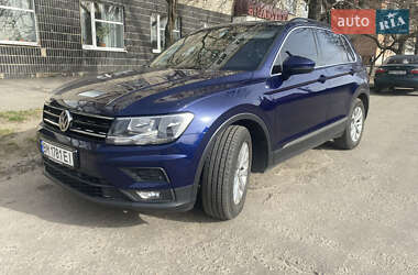 Внедорожник / Кроссовер Volkswagen Tiguan 2018 в 