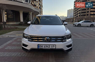 Внедорожник / Кроссовер Volkswagen Tiguan 2019 в Киеве