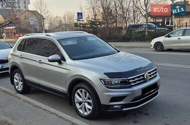 Внедорожник / Кроссовер Volkswagen Tiguan 2017 в Киеве