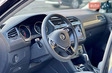 Внедорожник / Кроссовер Volkswagen Tiguan 2020 в 