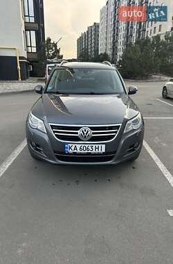 Позашляховик / Кросовер Volkswagen Tiguan 2011 в Софіївській Борщагівці