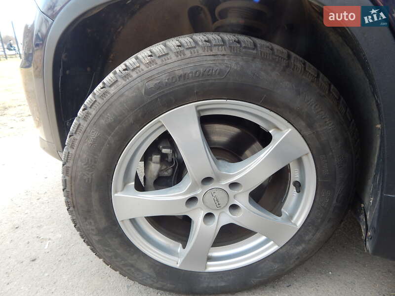 Внедорожник / Кроссовер Volkswagen Tiguan 2015 в Калуше