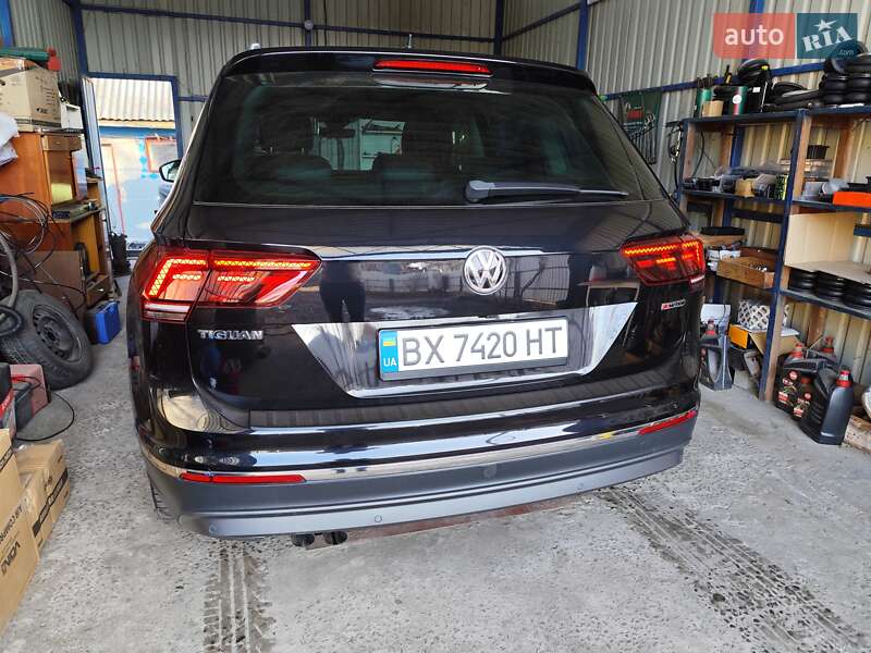 Внедорожник / Кроссовер Volkswagen Tiguan 2018 в Хмельницком