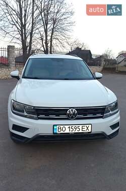 Внедорожник / Кроссовер Volkswagen Tiguan 2018 в 