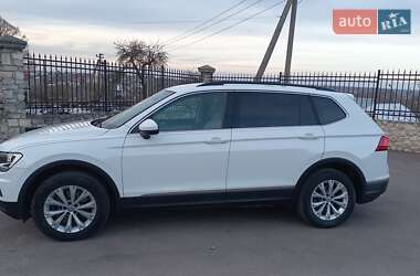 Внедорожник / Кроссовер Volkswagen Tiguan 2018 в 