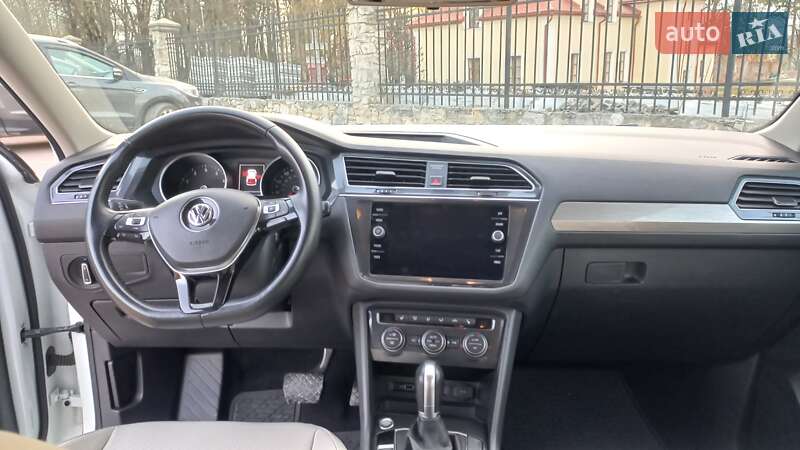 Внедорожник / Кроссовер Volkswagen Tiguan 2018 в Тернополе
