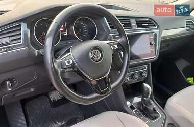Внедорожник / Кроссовер Volkswagen Tiguan 2018 в 