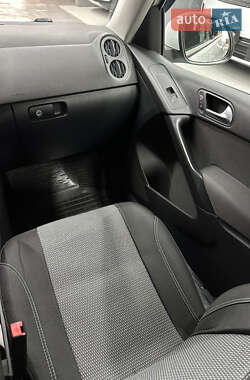 Внедорожник / Кроссовер Volkswagen Tiguan 2015 в 