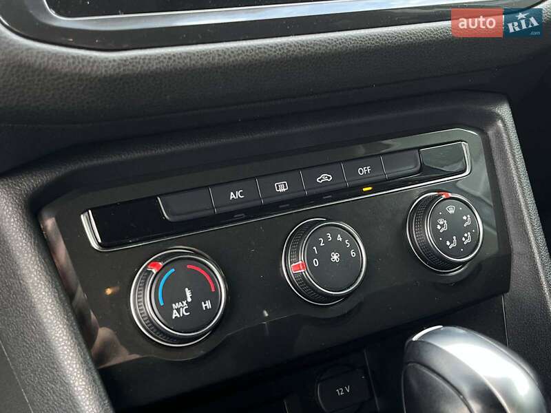 Внедорожник / Кроссовер Volkswagen Tiguan 2018 в Львове