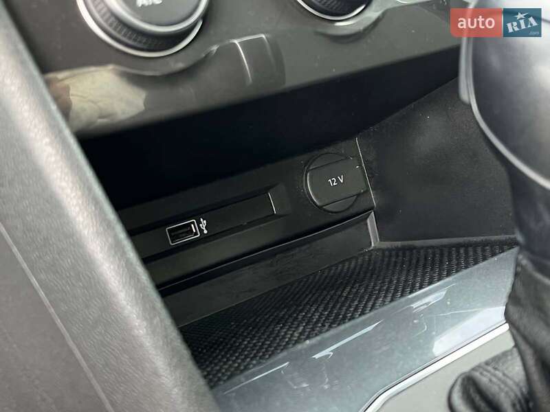 Внедорожник / Кроссовер Volkswagen Tiguan 2018 в Львове