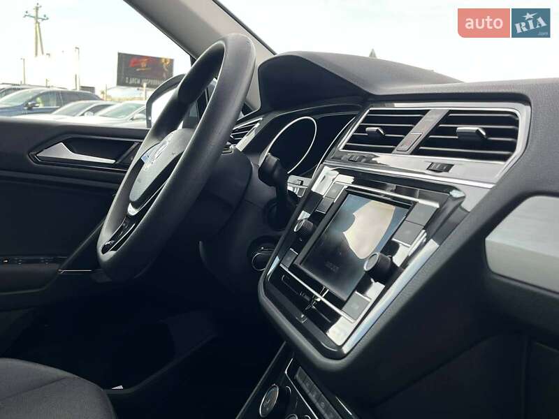 Внедорожник / Кроссовер Volkswagen Tiguan 2018 в Львове