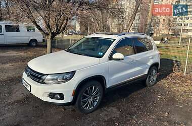Позашляховик / Кросовер Volkswagen Tiguan 2016 в 