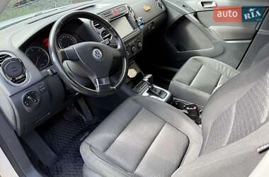 Позашляховик / Кросовер Volkswagen Tiguan 2009 в 