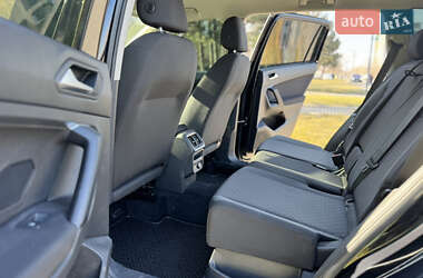 Внедорожник / Кроссовер Volkswagen Tiguan 2019 в 
