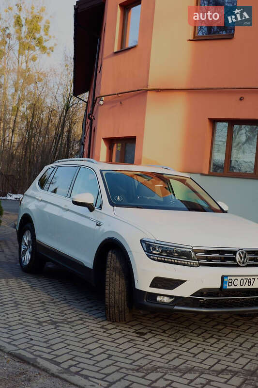Позашляховик / Кросовер Volkswagen Tiguan 2018 в Львові
