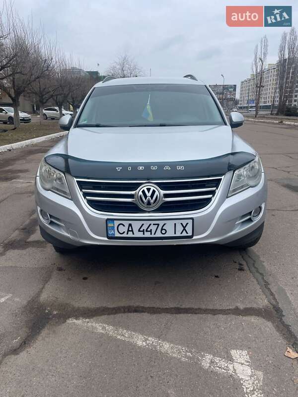Внедорожник / Кроссовер Volkswagen Tiguan 2008 в 