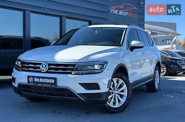 Внедорожник / Кроссовер Volkswagen Tiguan 2018 в 