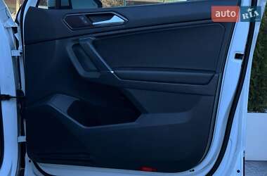 Внедорожник / Кроссовер Volkswagen Tiguan 2018 в 