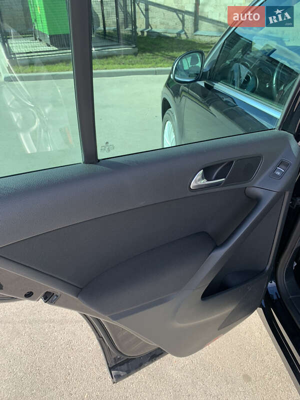 Внедорожник / Кроссовер Volkswagen Tiguan 2011 в Чернигове фото 30 Внедорожник / Кроссовер Volkswagen Tiguan 2011 в Чернигове