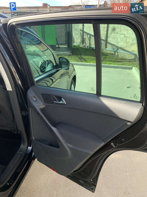 Внедорожник / Кроссовер Volkswagen Tiguan 2011 в Чернигове фото 42 Внедорожник / Кроссовер Volkswagen Tiguan 2011 в Чернигове