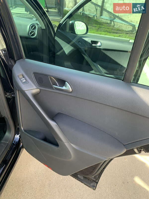 Внедорожник / Кроссовер Volkswagen Tiguan 2011 в Чернигове фото 48 Внедорожник / Кроссовер Volkswagen Tiguan 2011 в Чернигове