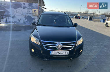 Позашляховик / Кросовер Volkswagen Tiguan 2011 в 