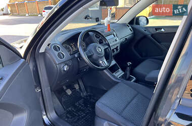 Позашляховик / Кросовер Volkswagen Tiguan 2011 в 