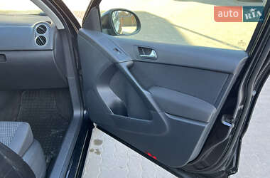 Позашляховик / Кросовер Volkswagen Tiguan 2011 в 