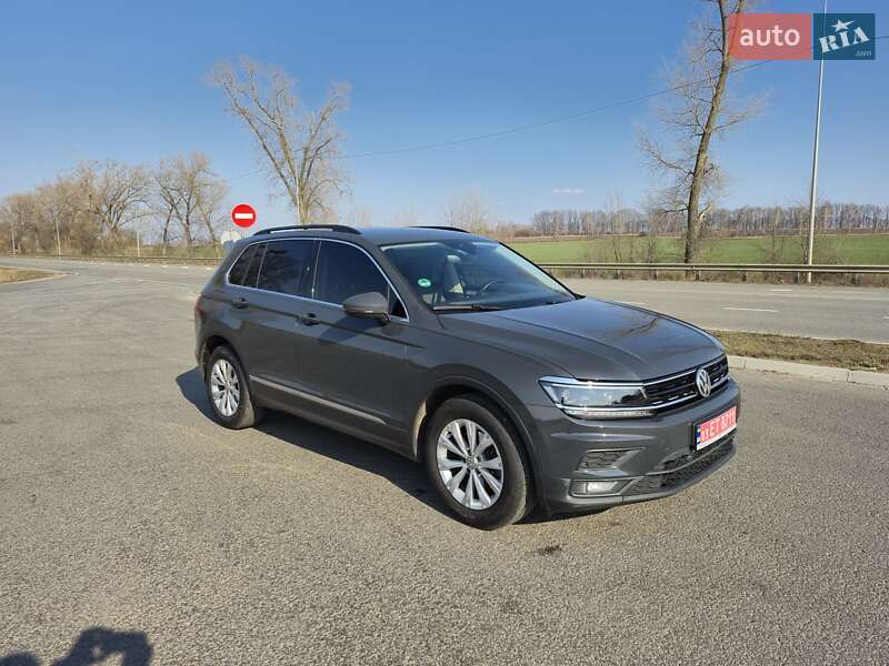 Позашляховик / Кросовер Volkswagen Tiguan 2018 в Ромнах